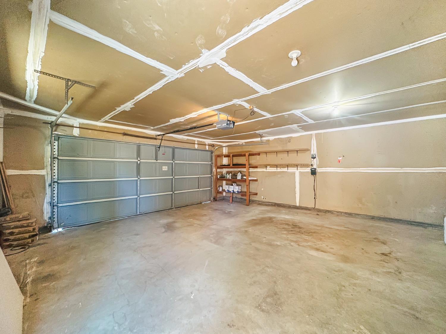 126 kelly, Clovis, CA 93611
