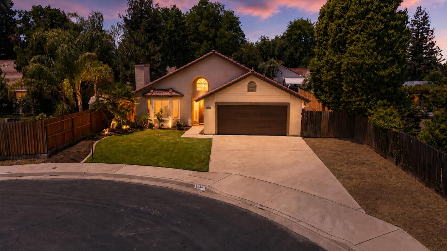 126 kelly, Clovis, CA 93611