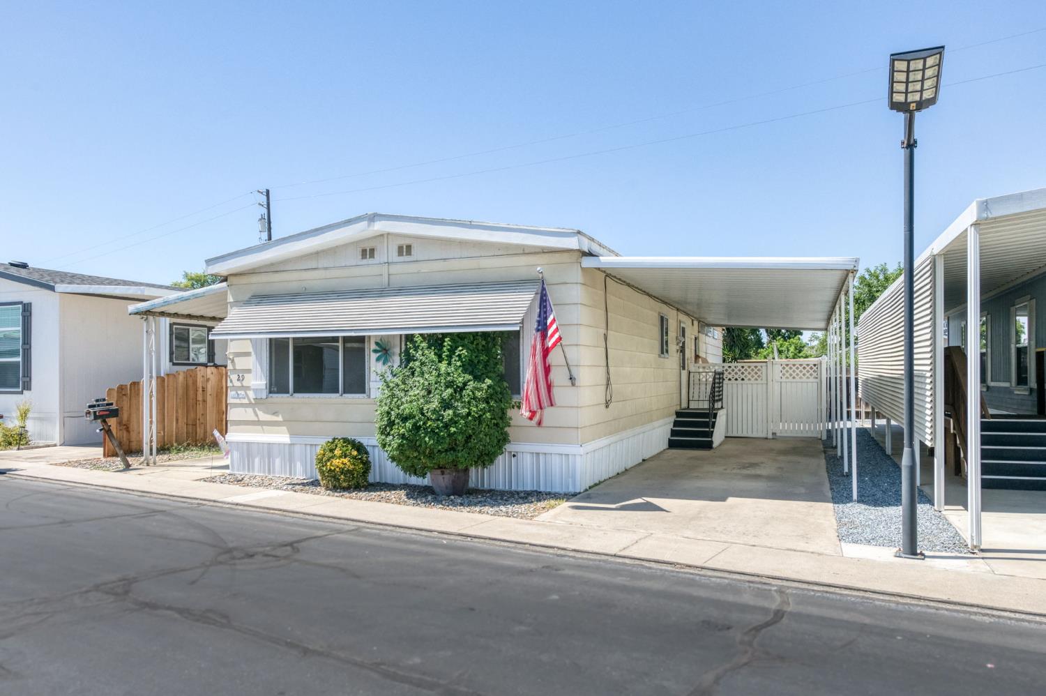 1551 6Th Avenue Dr #29, Kingsburg, CA 93631