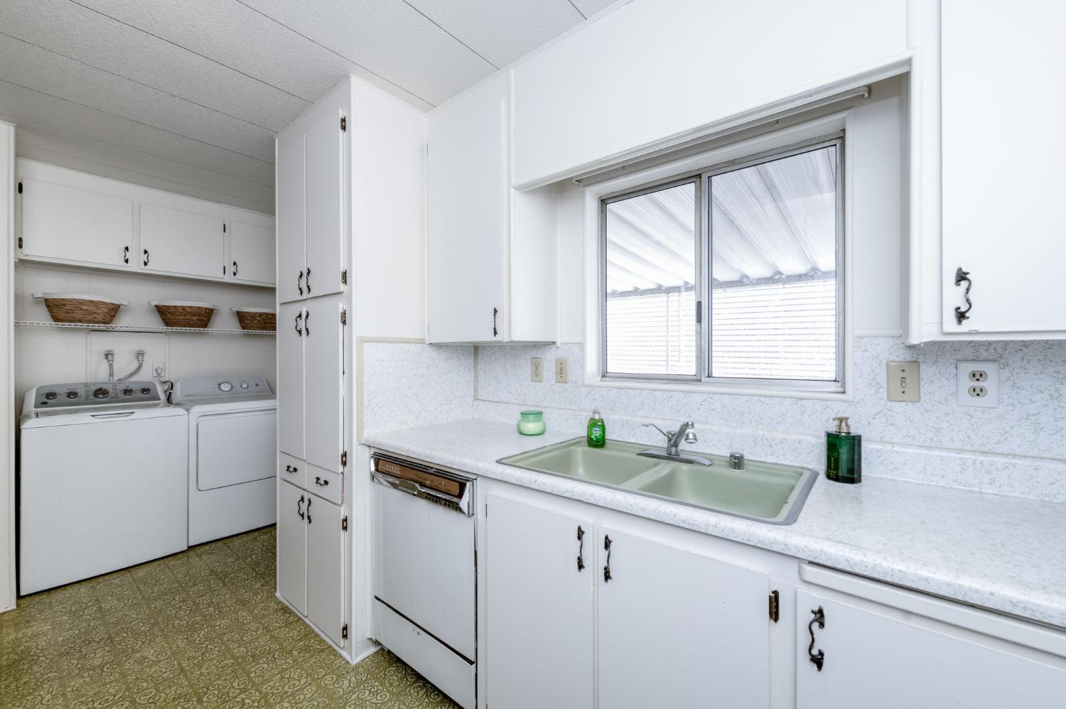 1551 6Th Avenue Dr #29, Kingsburg, CA 93631