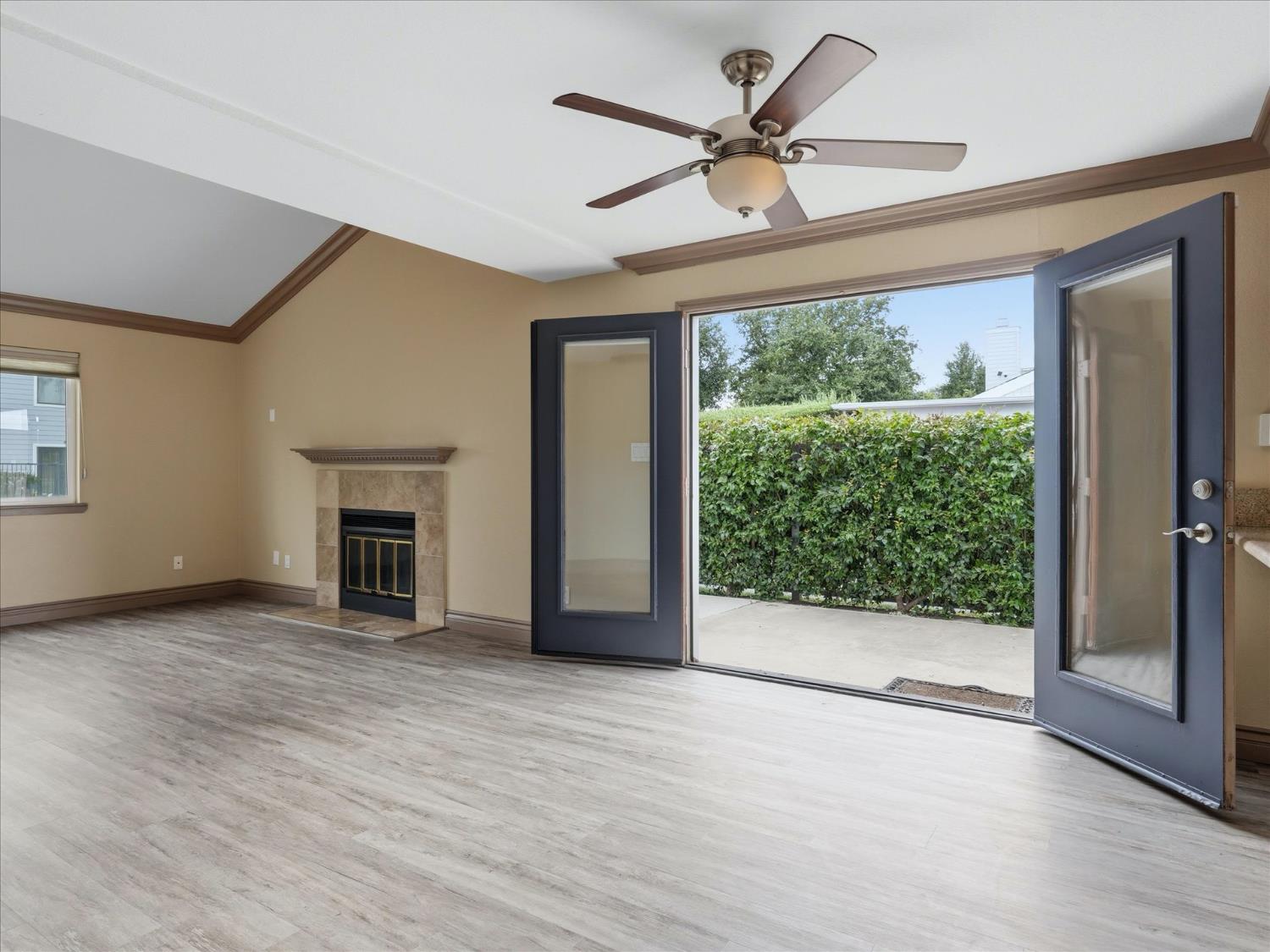7675 N 1St St #140, Fresno, CA 93720