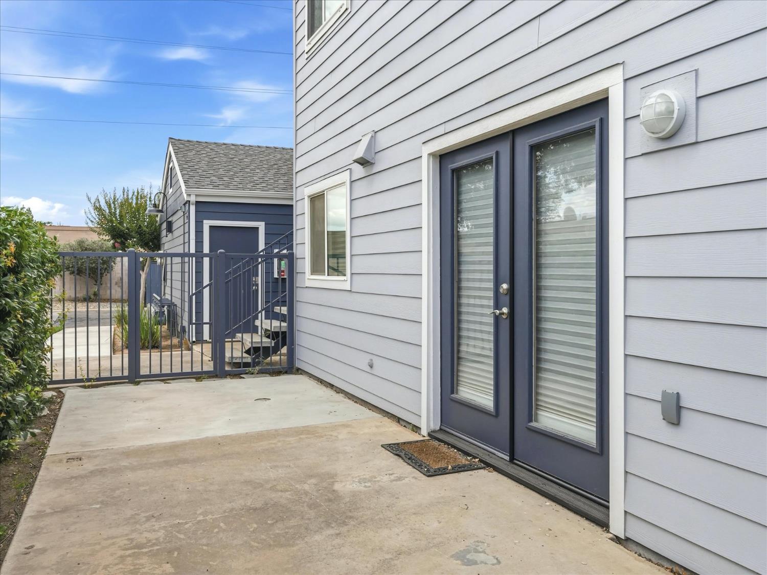 7675 N 1St St #140, Fresno, CA 93720