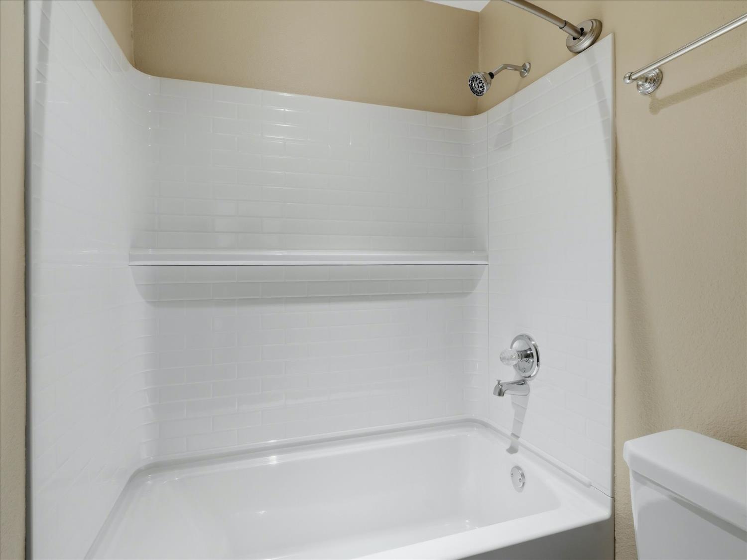 7675 N 1St St #140, Fresno, CA 93720