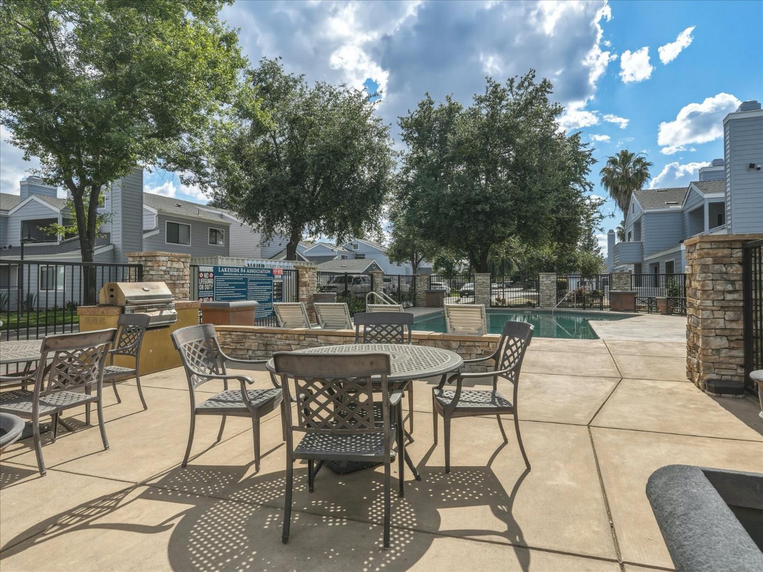 7675 N 1St St #140, Fresno, CA 93720