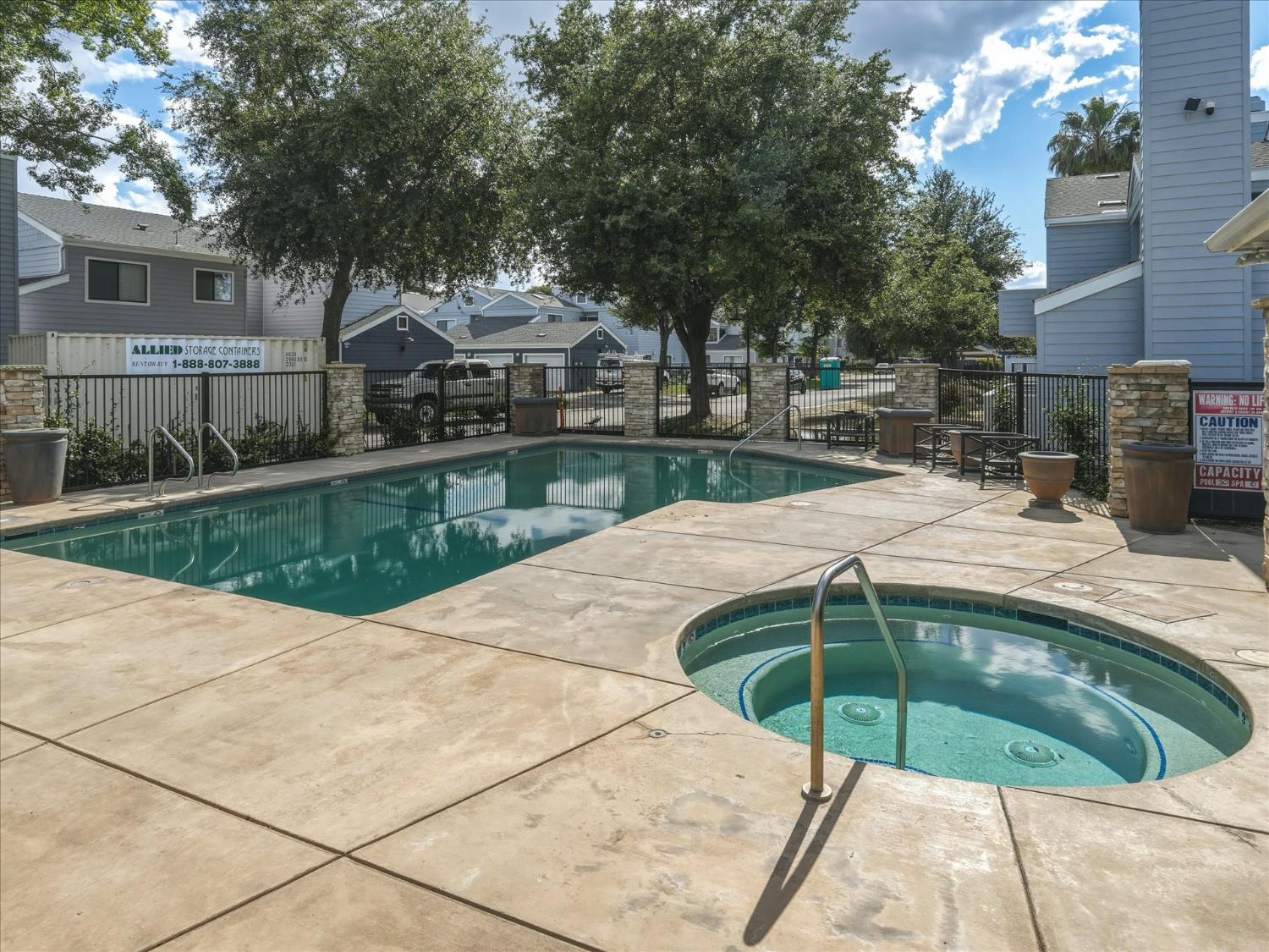 7675 N 1St St #140, Fresno, CA 93720