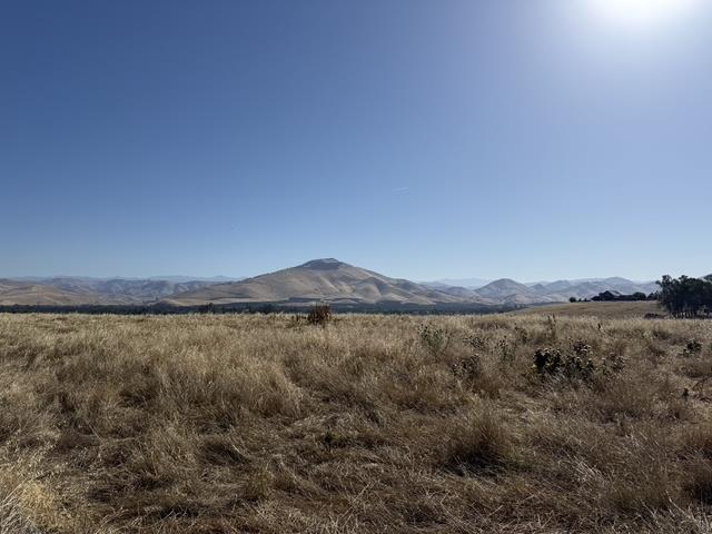 1900 N Piedra Rd, Sanger, CA 93657