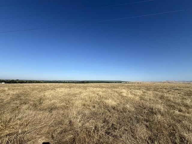 1900 N Piedra Rd, Sanger, CA 93657