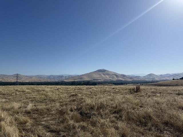 1900 N Piedra Rd, Sanger, CA 93657