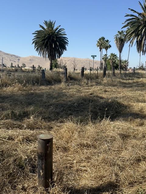 1900 N Piedra Rd, Sanger, CA 93657