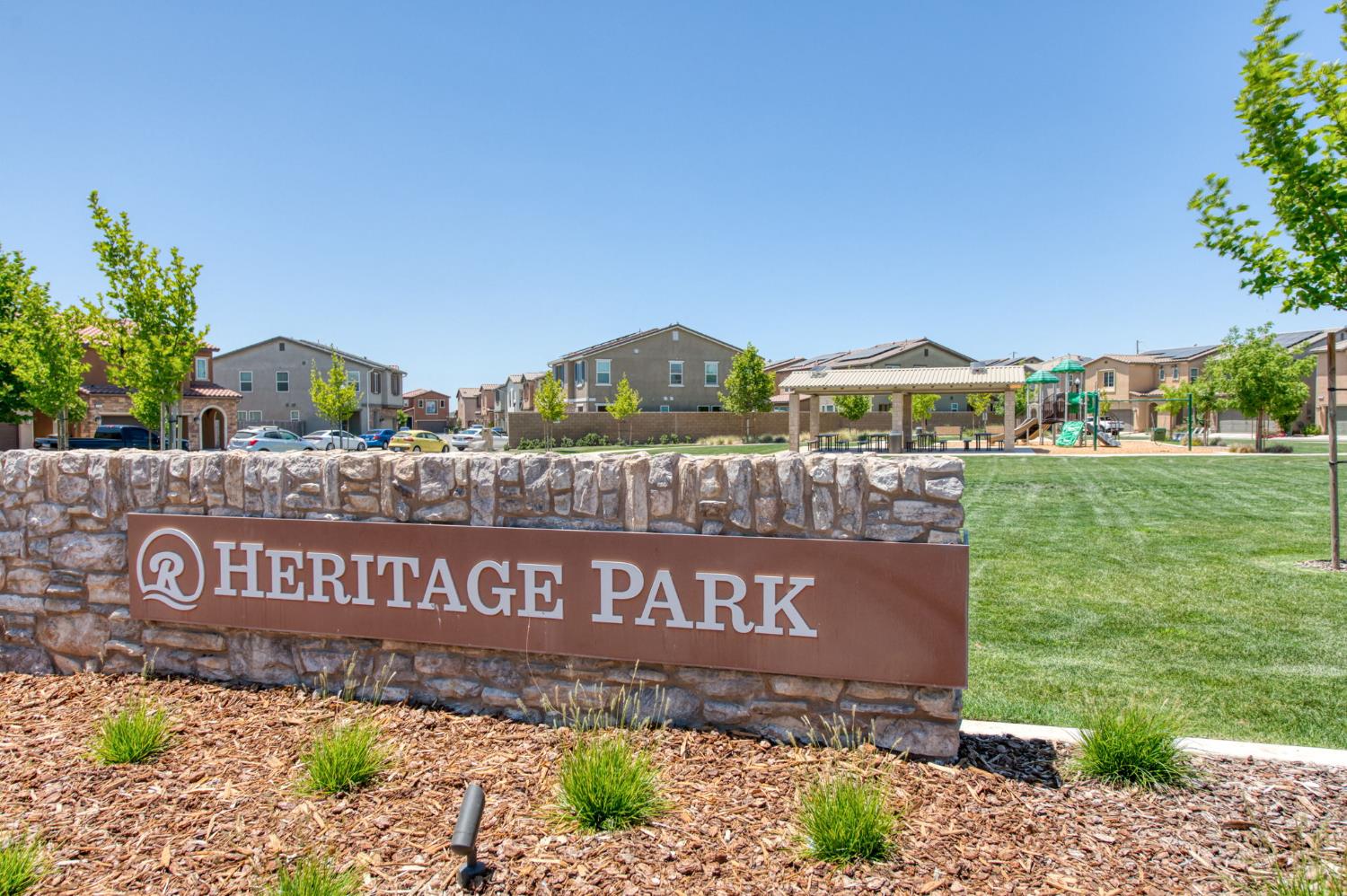 896 Lassen Ln W, Madera, CA 93636