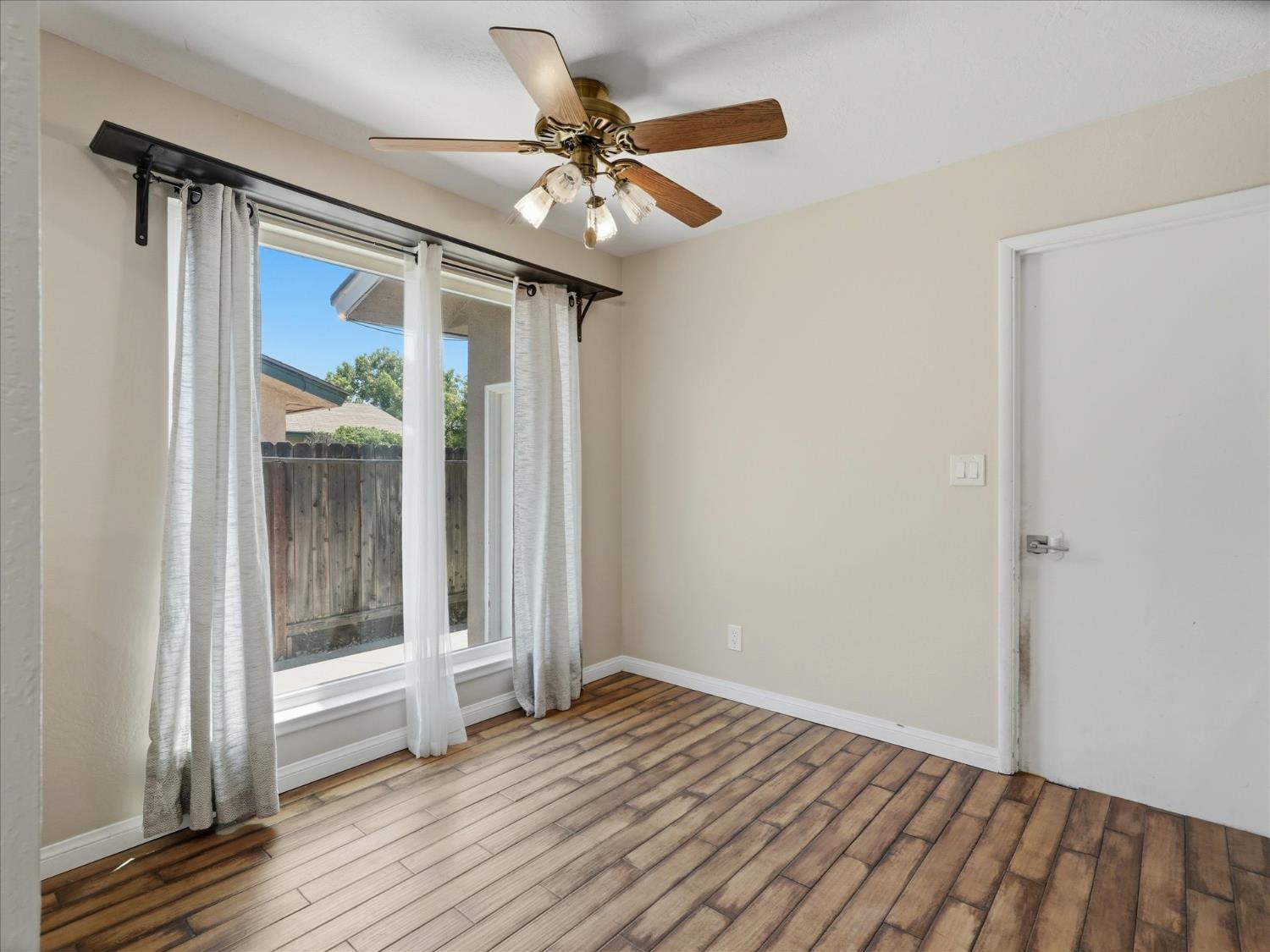 6676 N Wolters Ave, Fresno, CA 93710