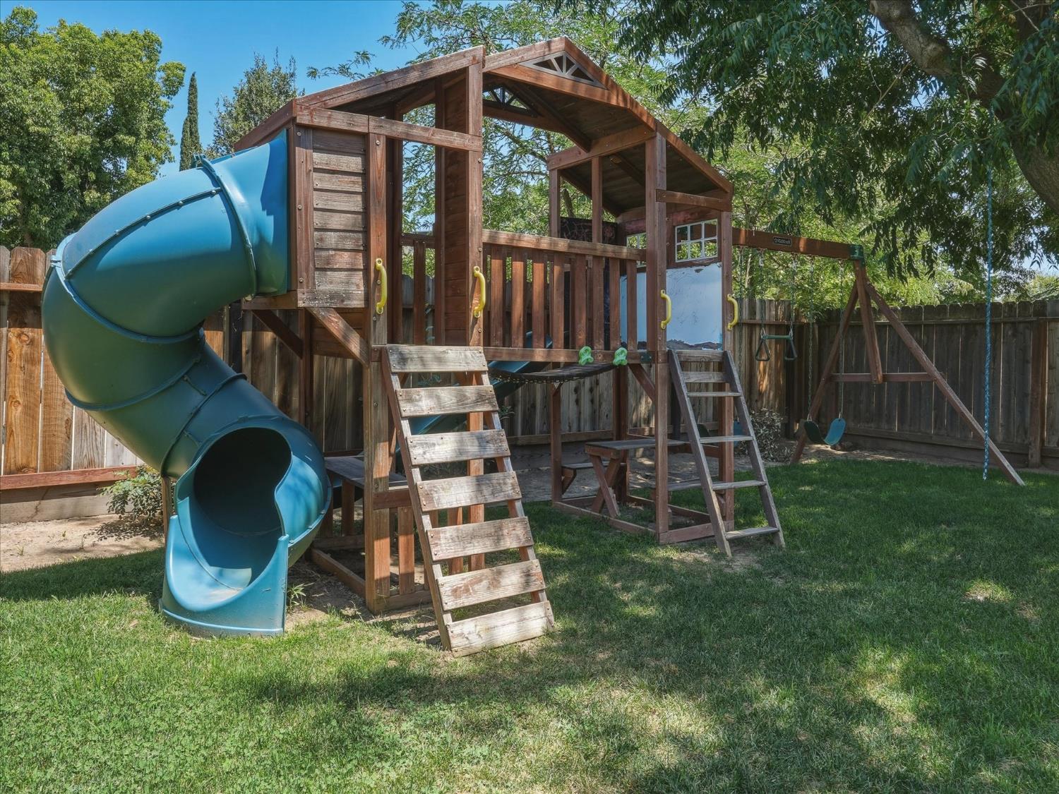 6676 N Wolters Ave, Fresno, CA 93710