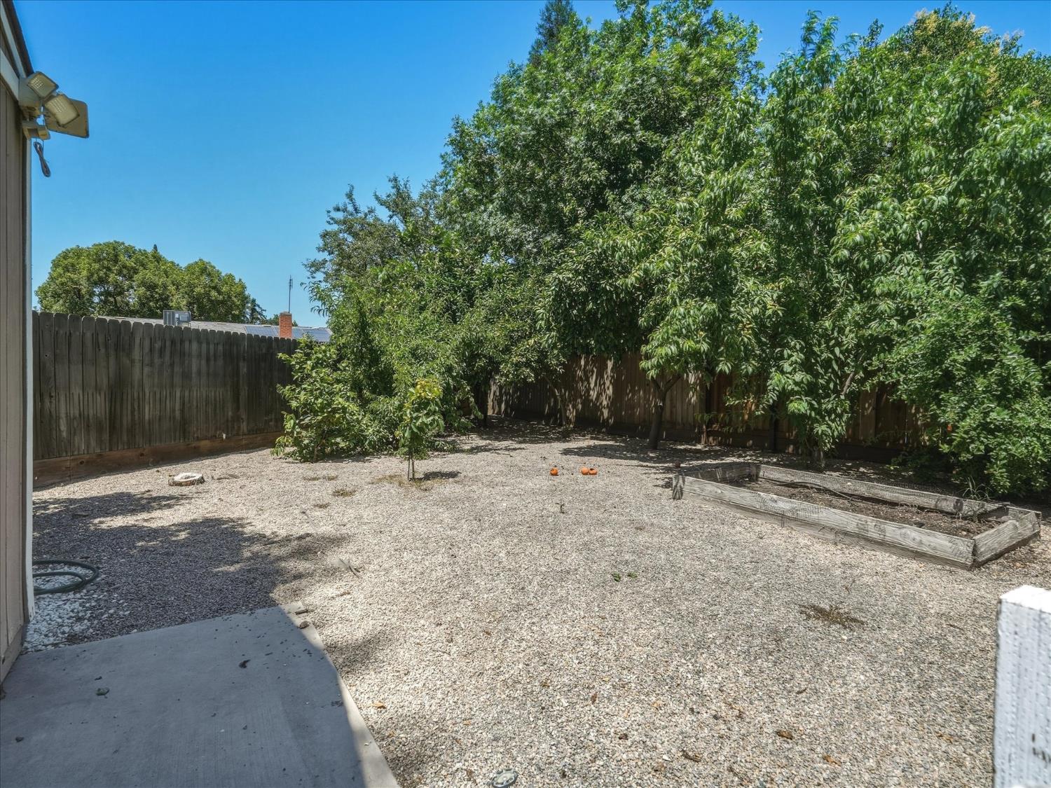 6676 N Wolters Ave, Fresno, CA 93710