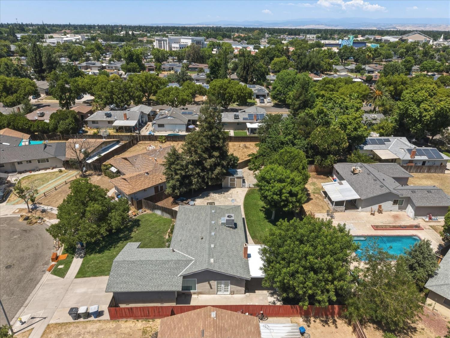 6676 N Wolters Ave, Fresno, CA 93710