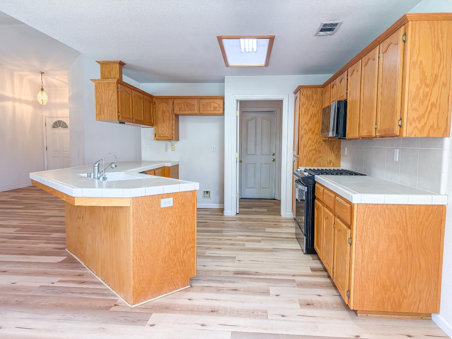 2451 W Cheryll Ave, Porterville, CA 93257
