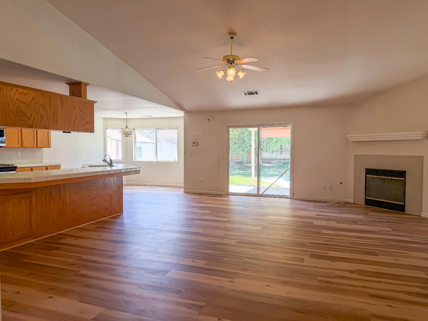 2451 W Cheryll Ave, Porterville, CA 93257