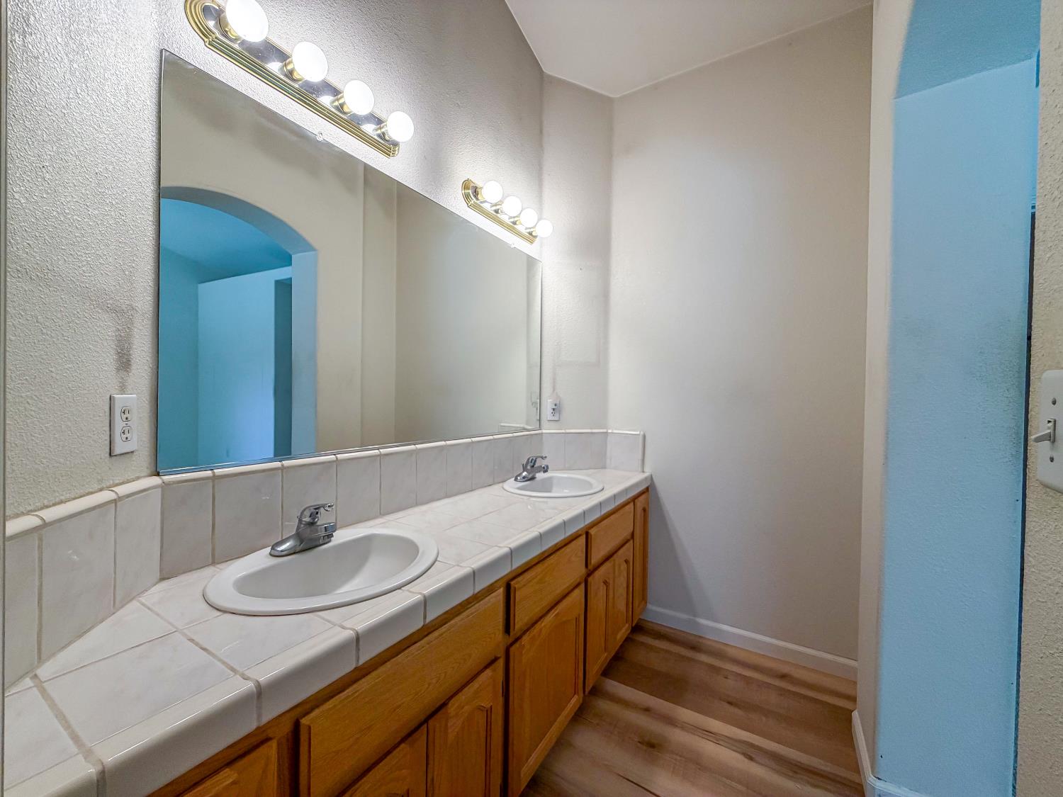 2451 W Cheryll Ave, Porterville, CA 93257