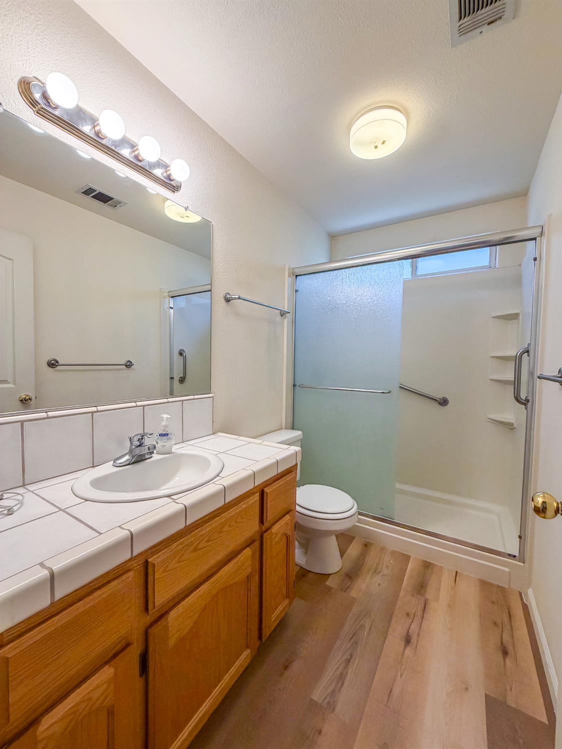 2451 W Cheryll Ave, Porterville, CA 93257