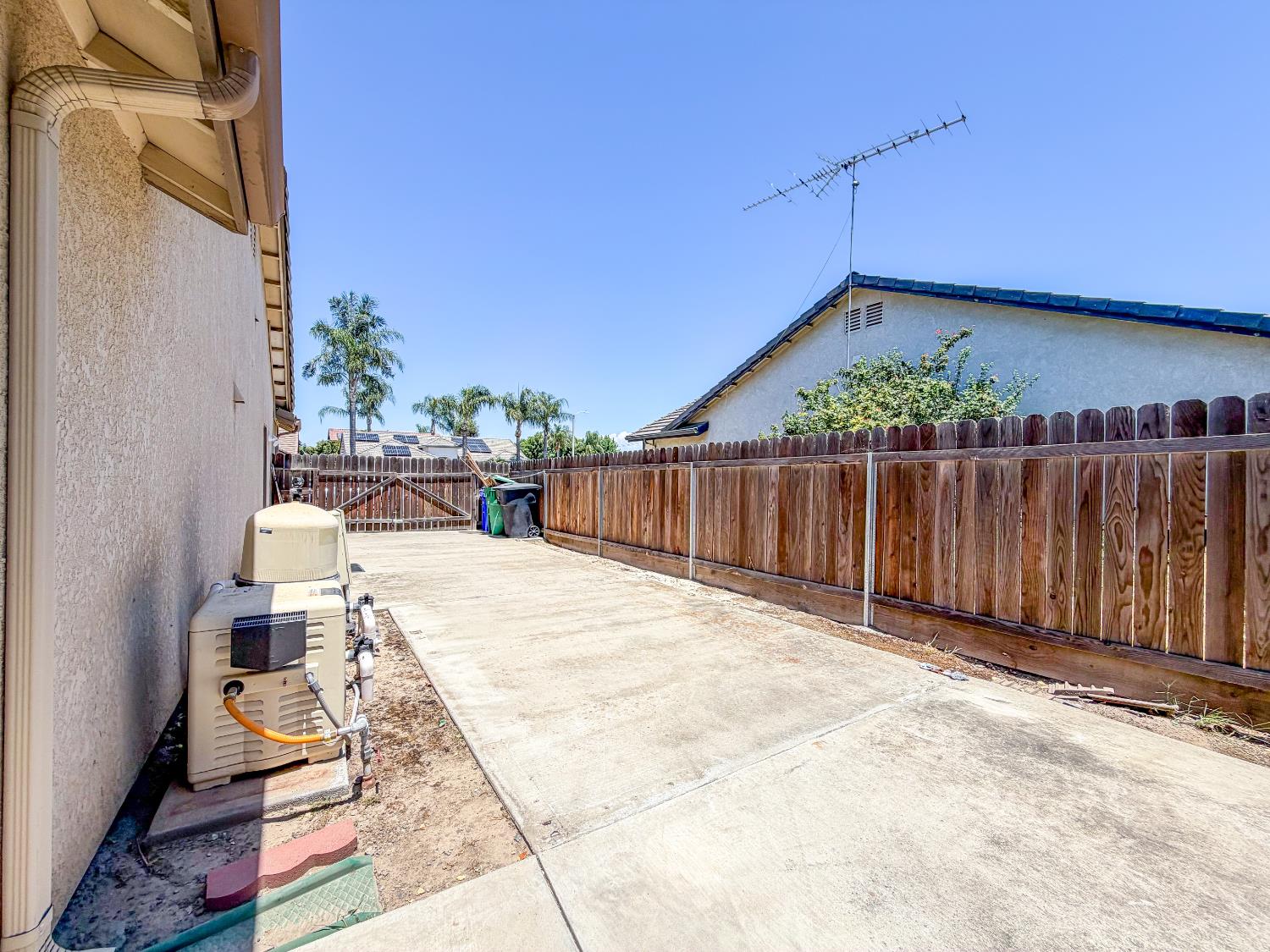 2451 W Cheryll Ave, Porterville, CA 93257