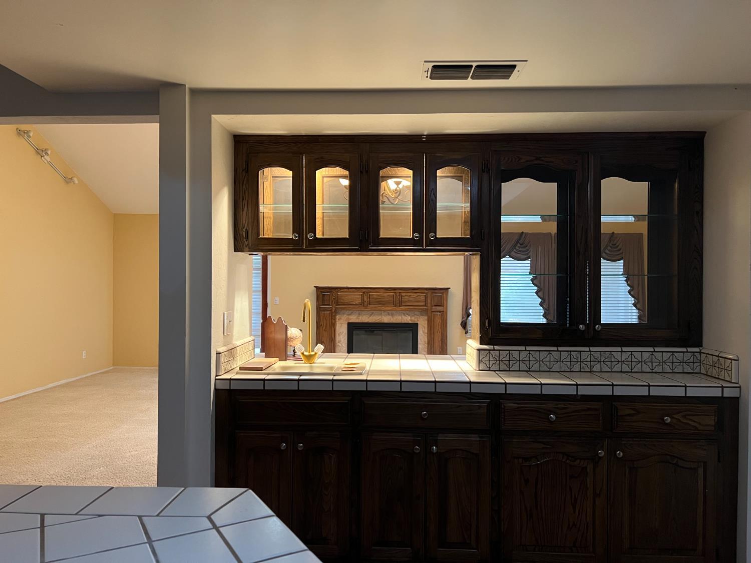 11 Season Ct, Madera, CA 93637