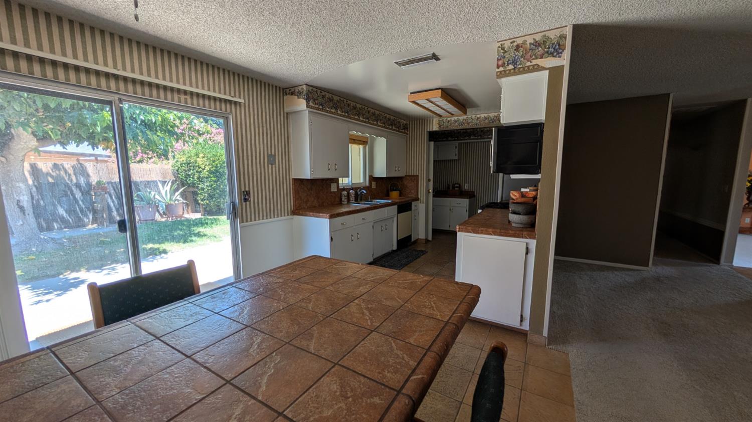 404 Fall Ave, Madera, CA 93637