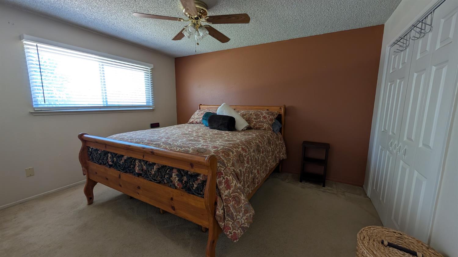 404 Fall Ave, Madera, CA 93637