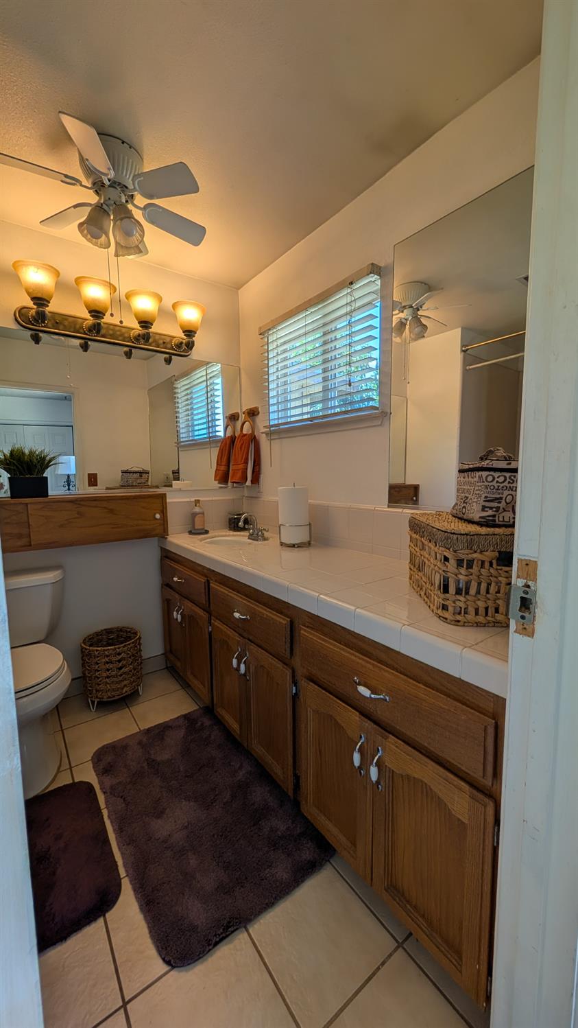 404 Fall Ave, Madera, CA 93637