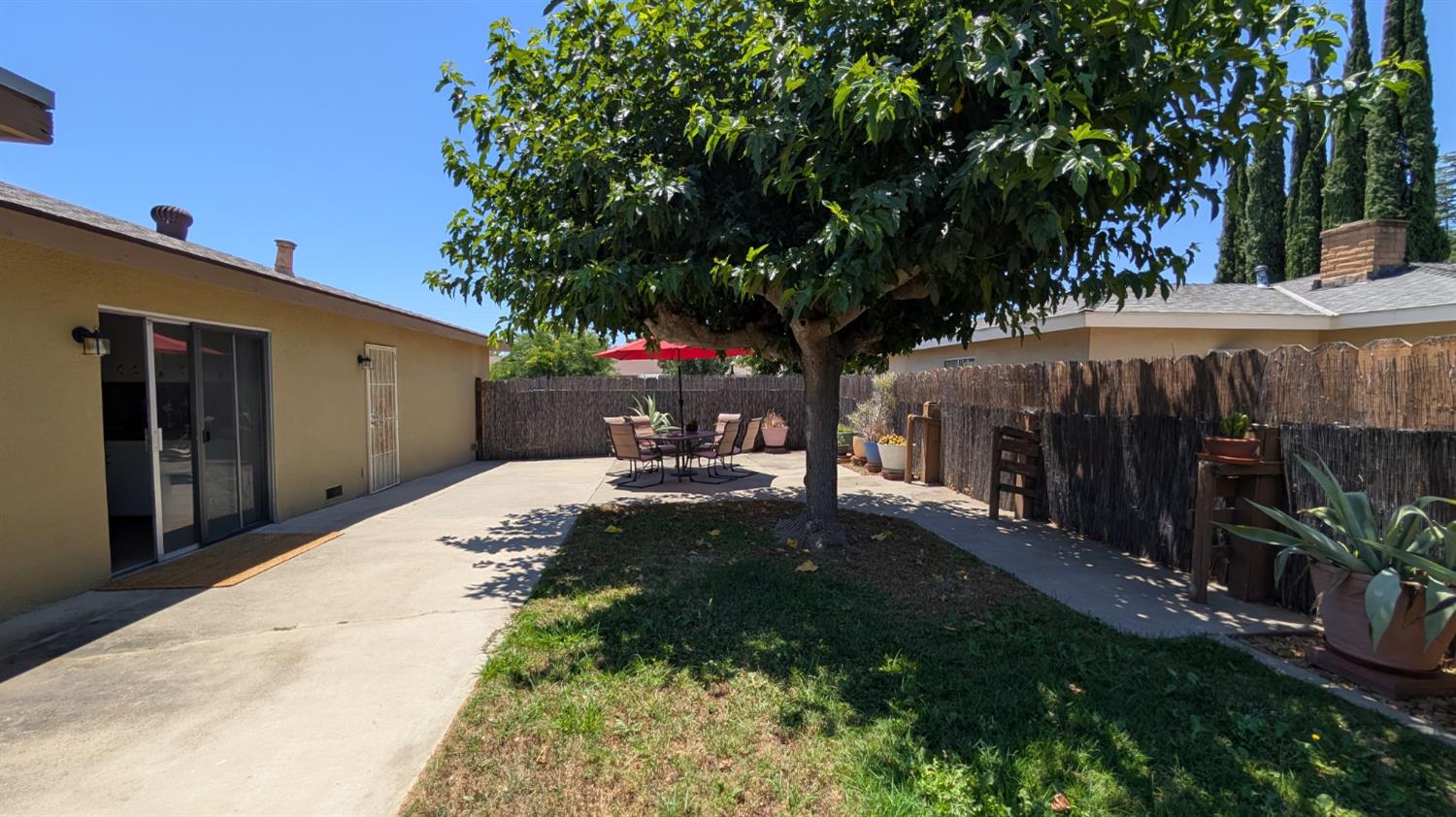 404 Fall Ave, Madera, CA 93637