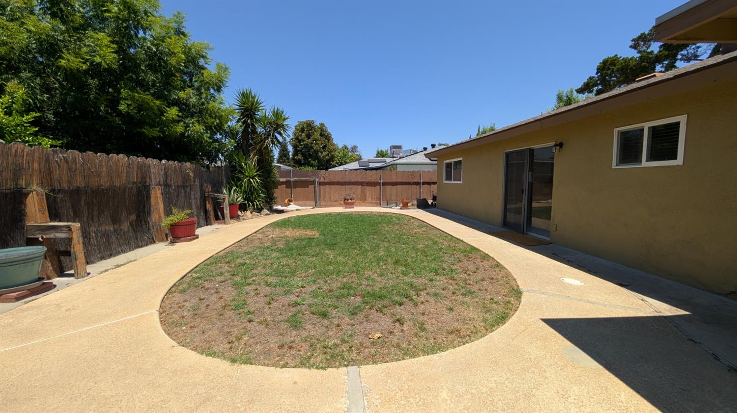 404 Fall Ave, Madera, CA 93637