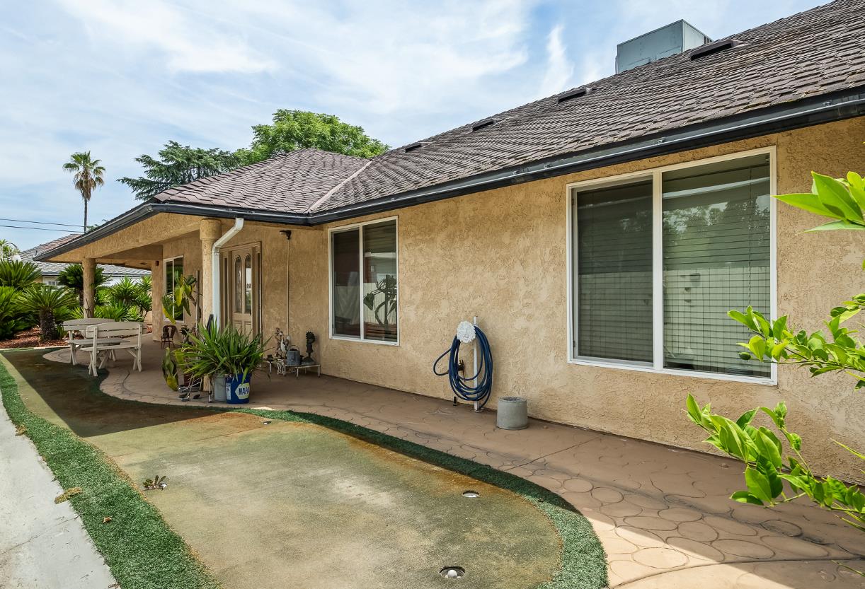 4924 N Arthur Ave, Fresno, CA 93705