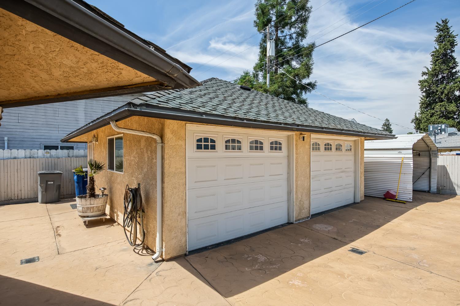 4924 N Arthur Ave, Fresno, CA 93705
