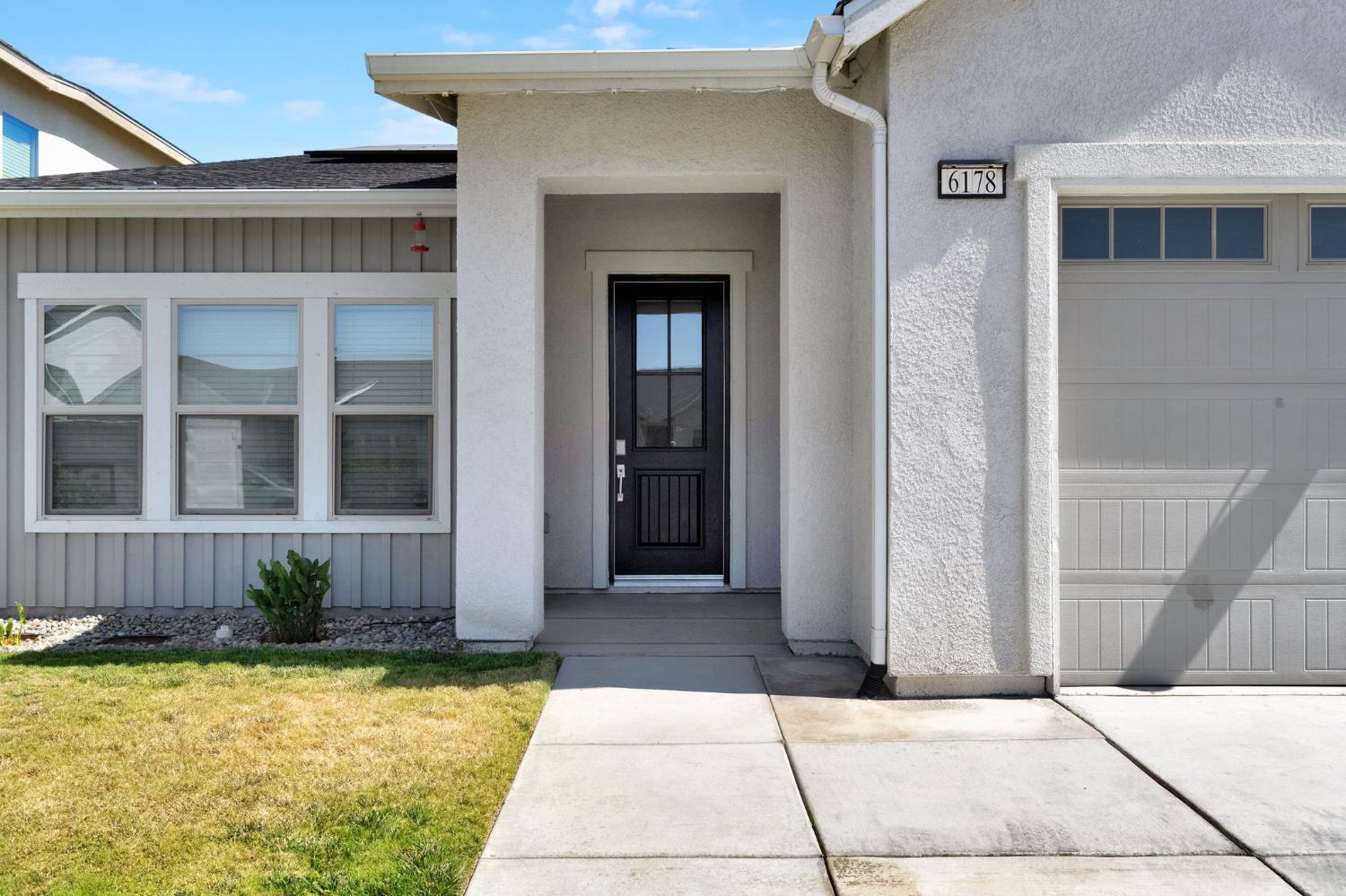 6178 E Mono St, Fresno, CA 93727