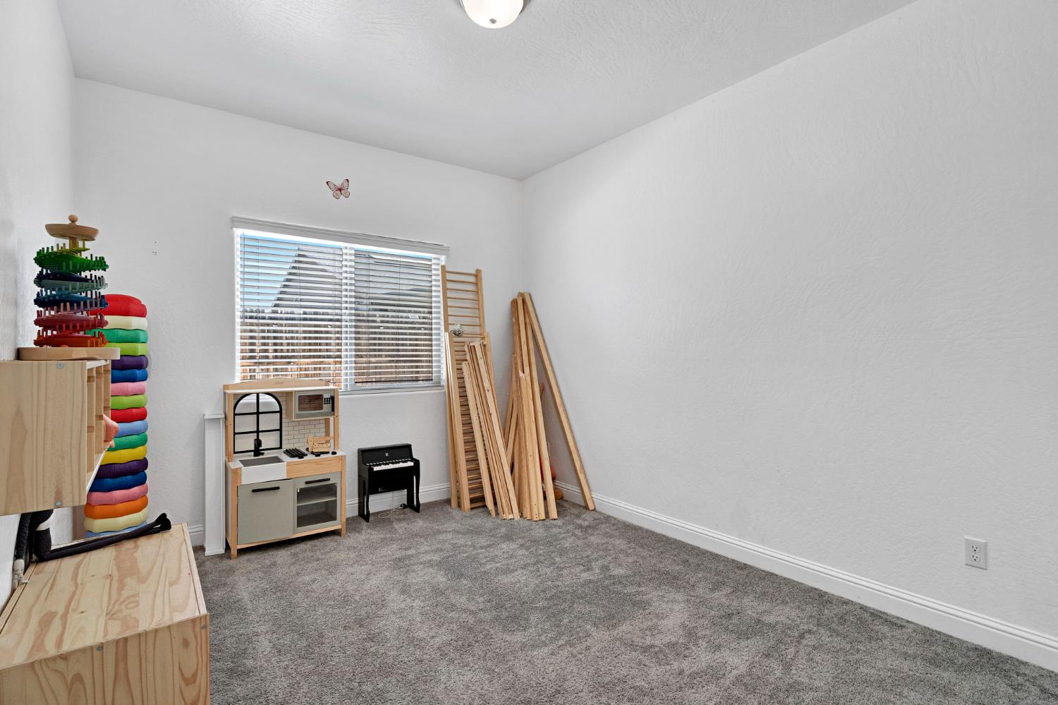 6178 E Mono St, Fresno, CA 93727
