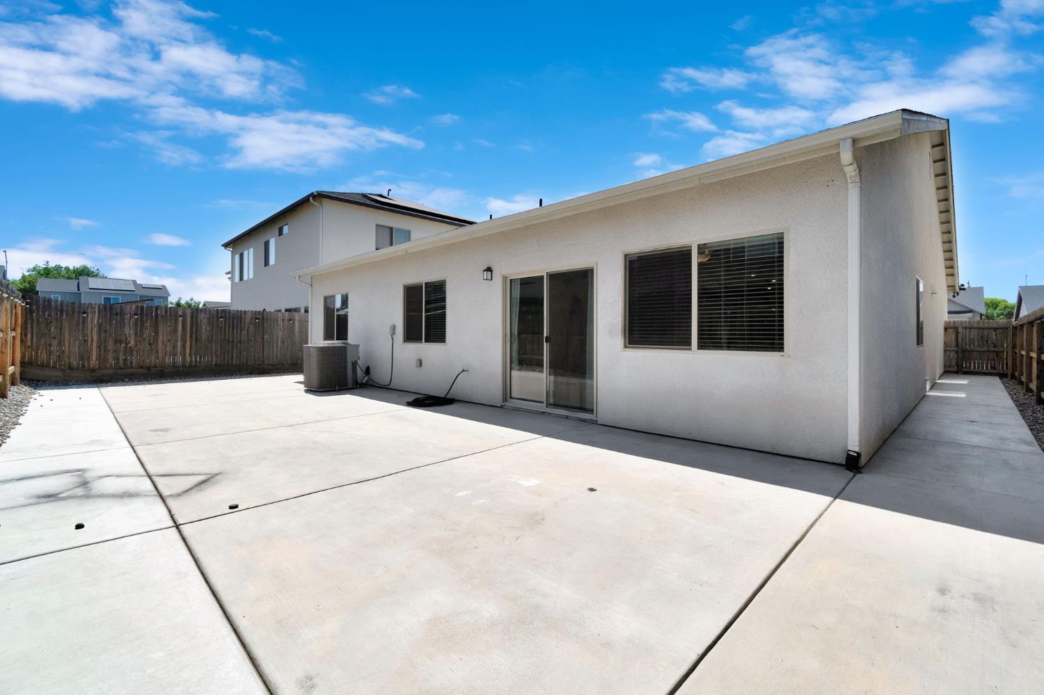 6178 E Mono St, Fresno, CA 93727