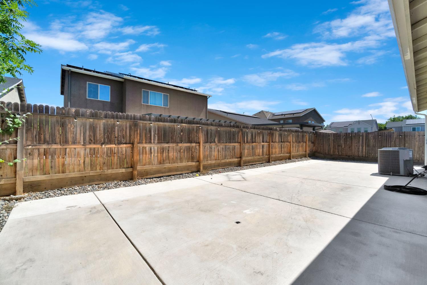 6178 E Mono St, Fresno, CA 93727