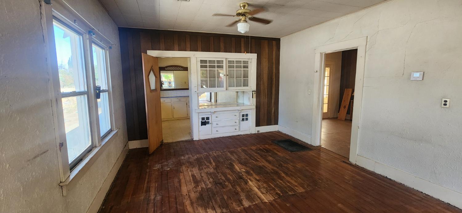 5469 E tulare Ave, Fresno, CA 93727
