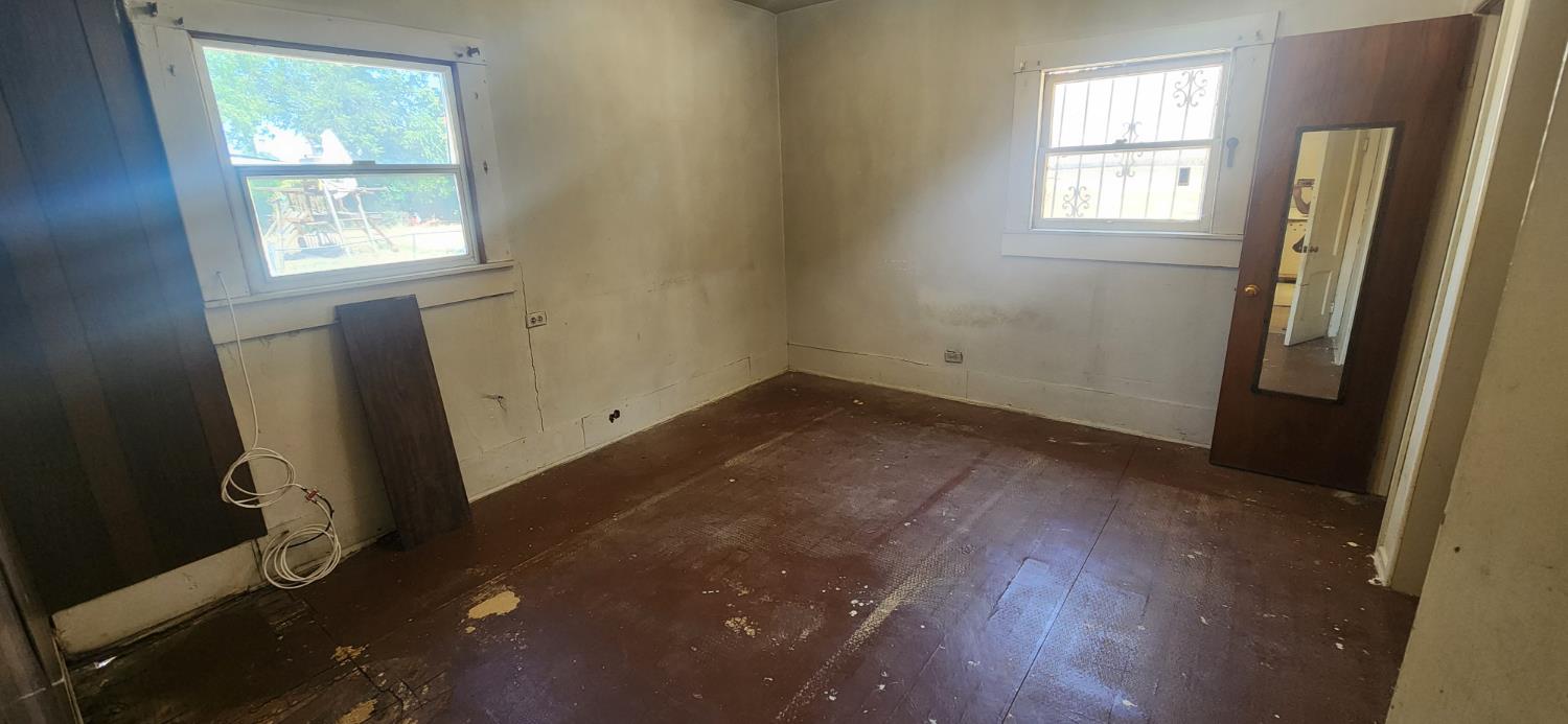 5469 E tulare Ave, Fresno, CA 93727