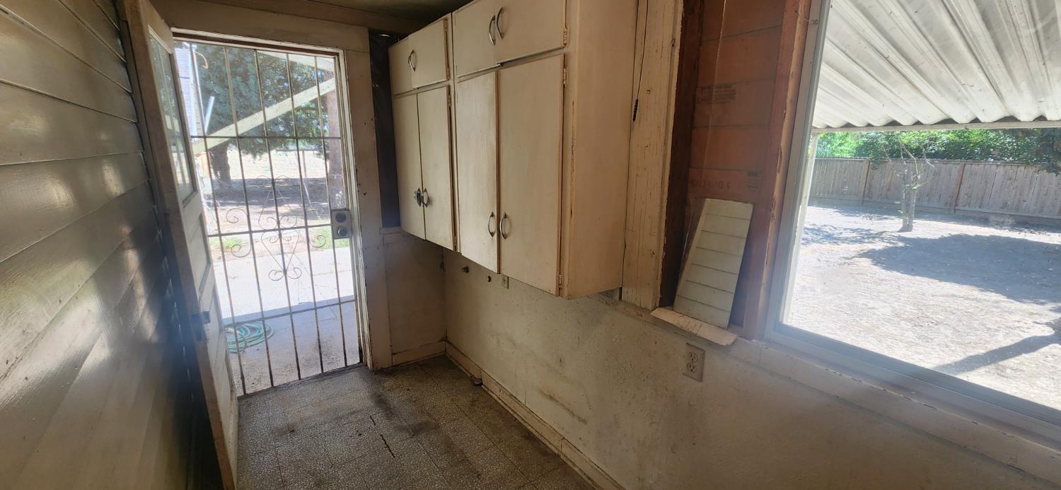 5469 E tulare Ave, Fresno, CA 93727