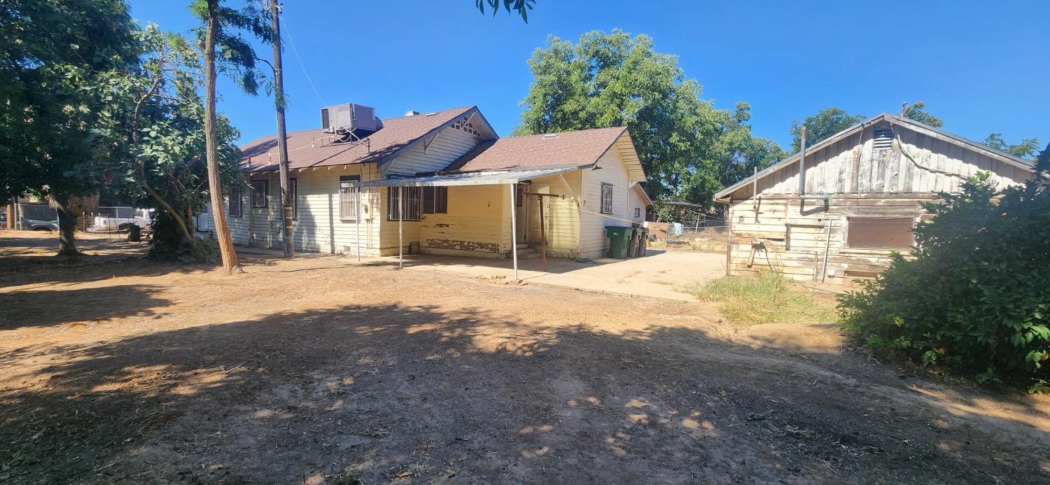 5469 E tulare Ave, Fresno, CA 93727