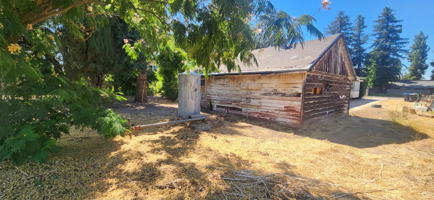 5469 E tulare Ave, Fresno, CA 93727