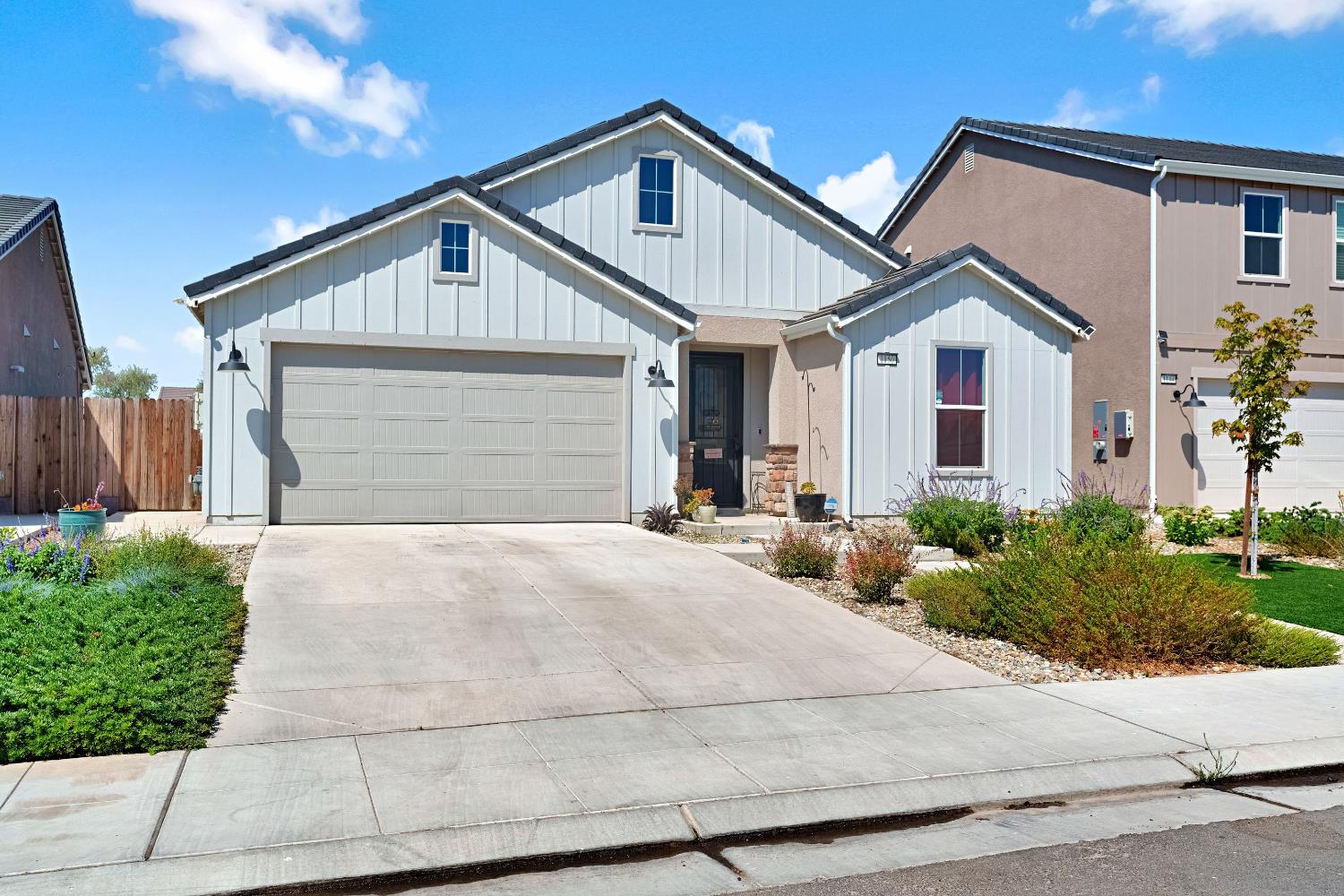 1150 Atlantica Dr S, Madera, CA 93636