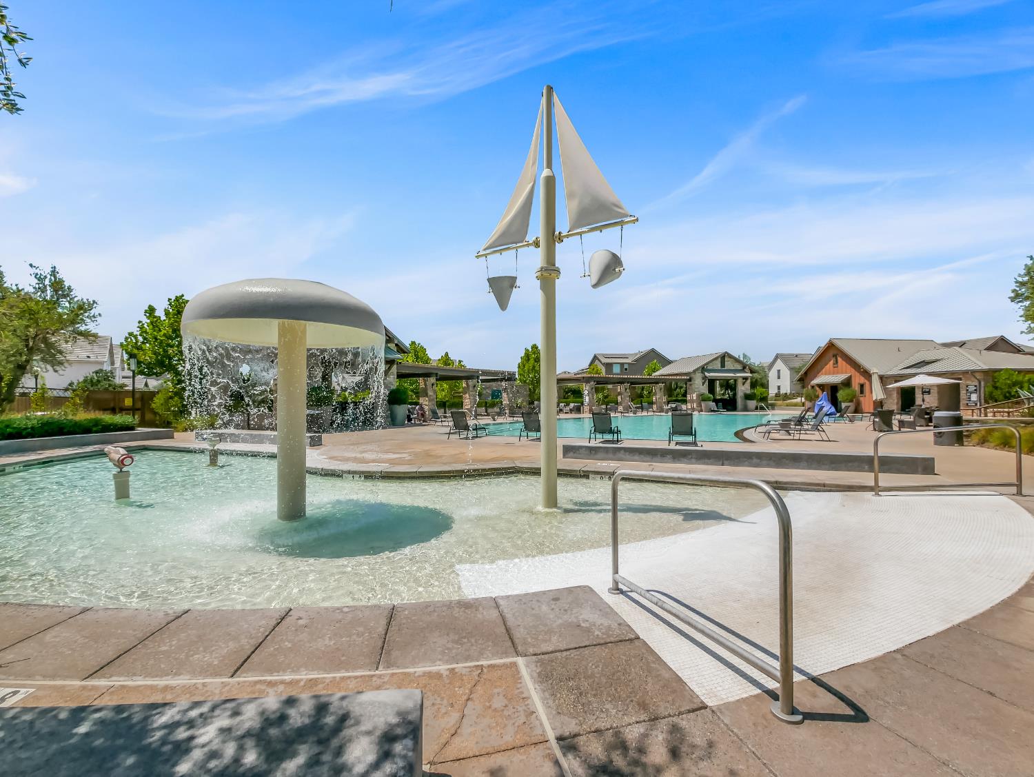 1150 Atlantica Dr S, Madera, CA 93636