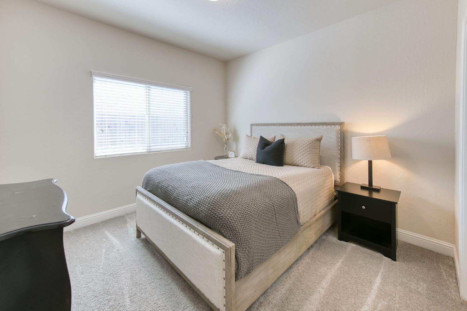 616 Expedition Way, Madera, CA 93636