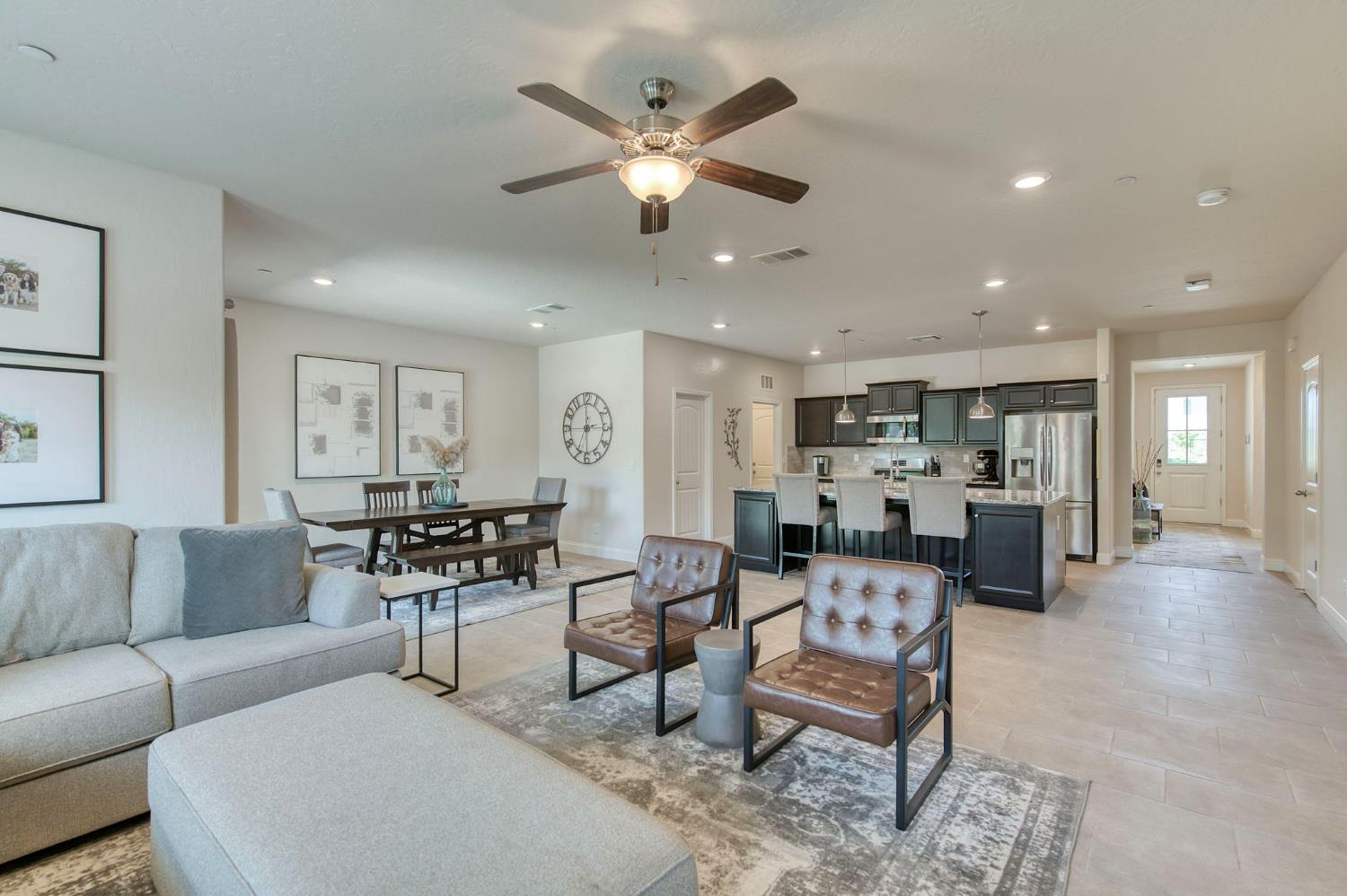 616 Expedition Way, Madera, CA 93636