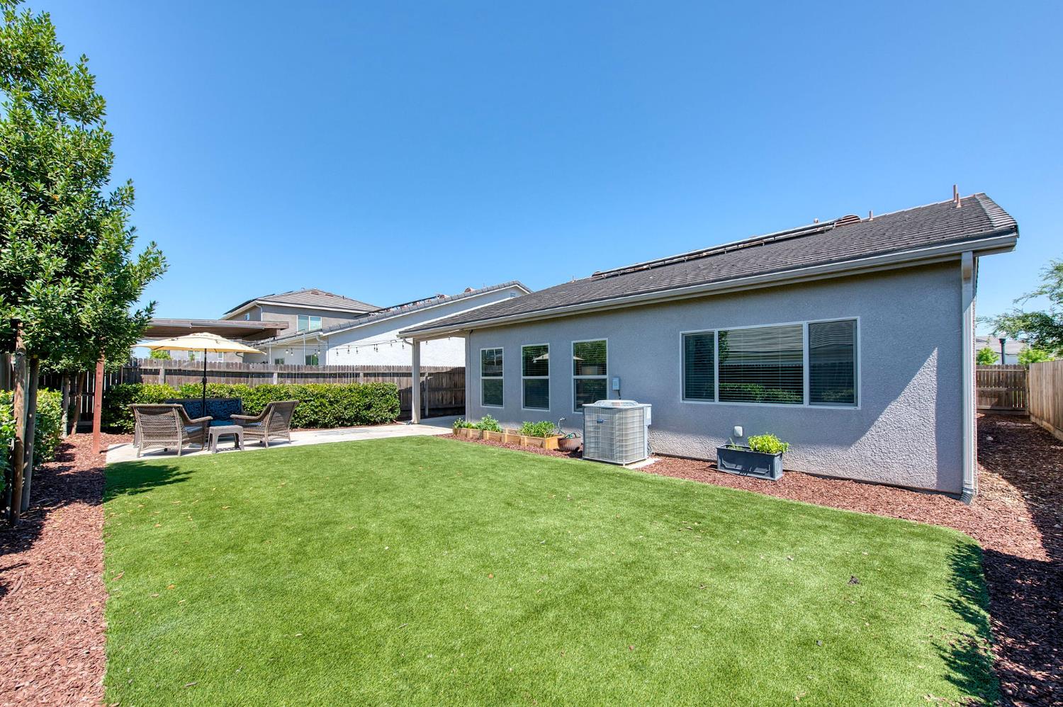 616 Expedition Way, Madera, CA 93636