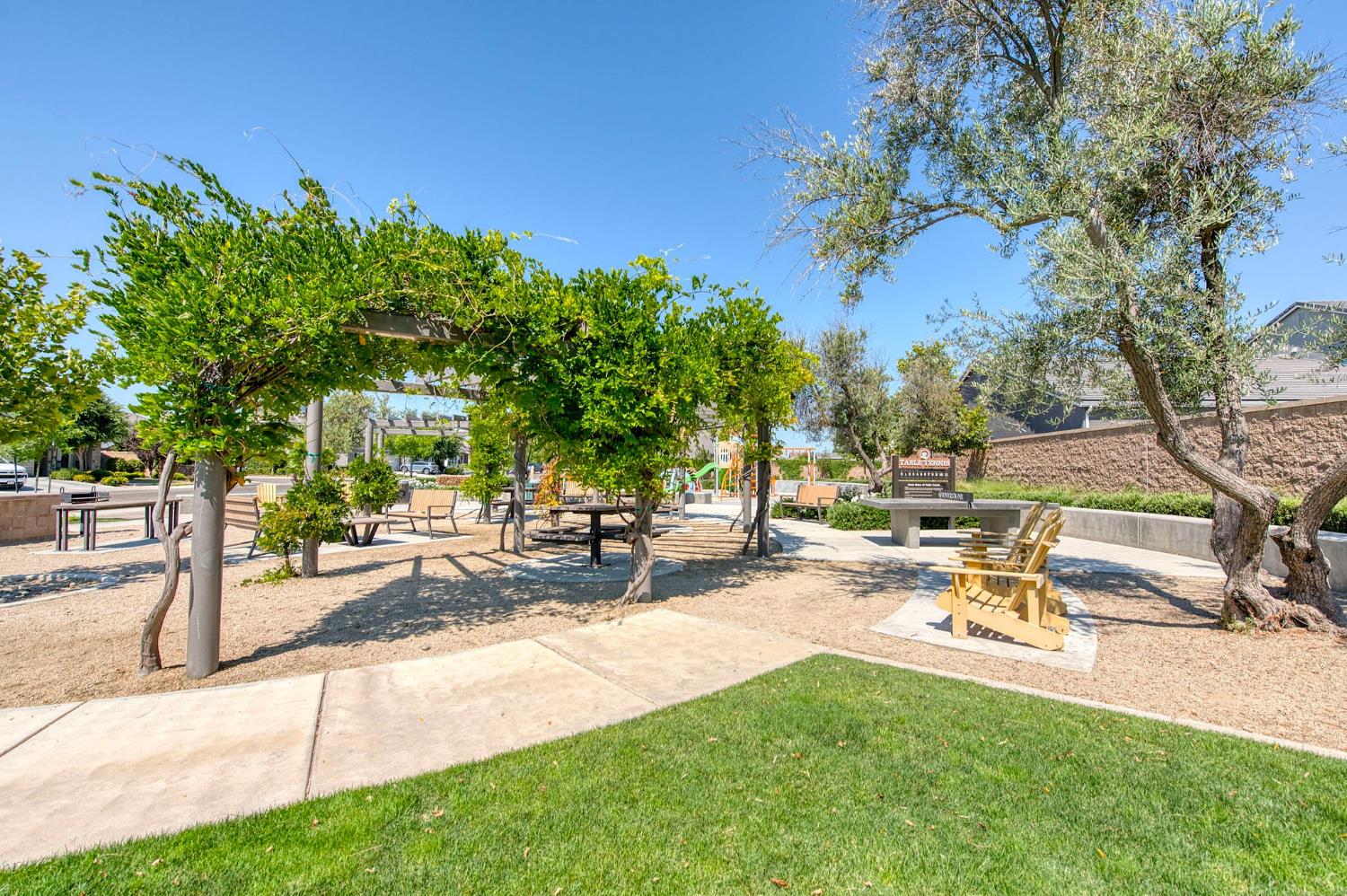 616 Expedition Way, Madera, CA 93636