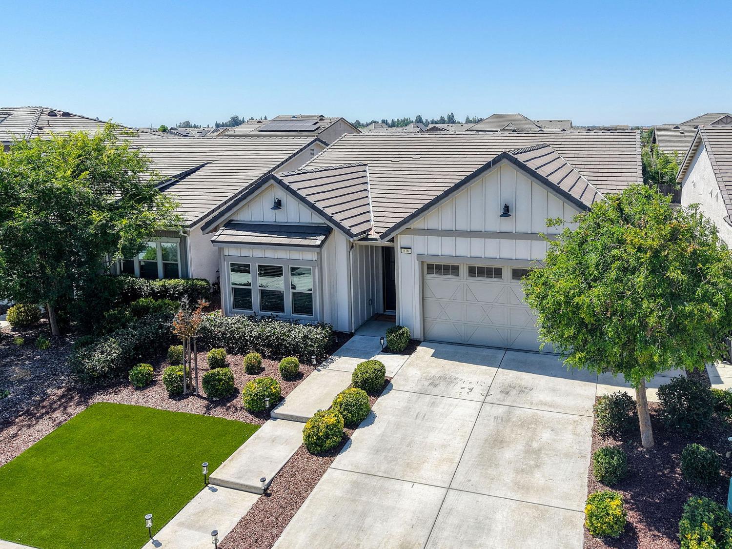 616 Expedition Way, Madera, CA 93636