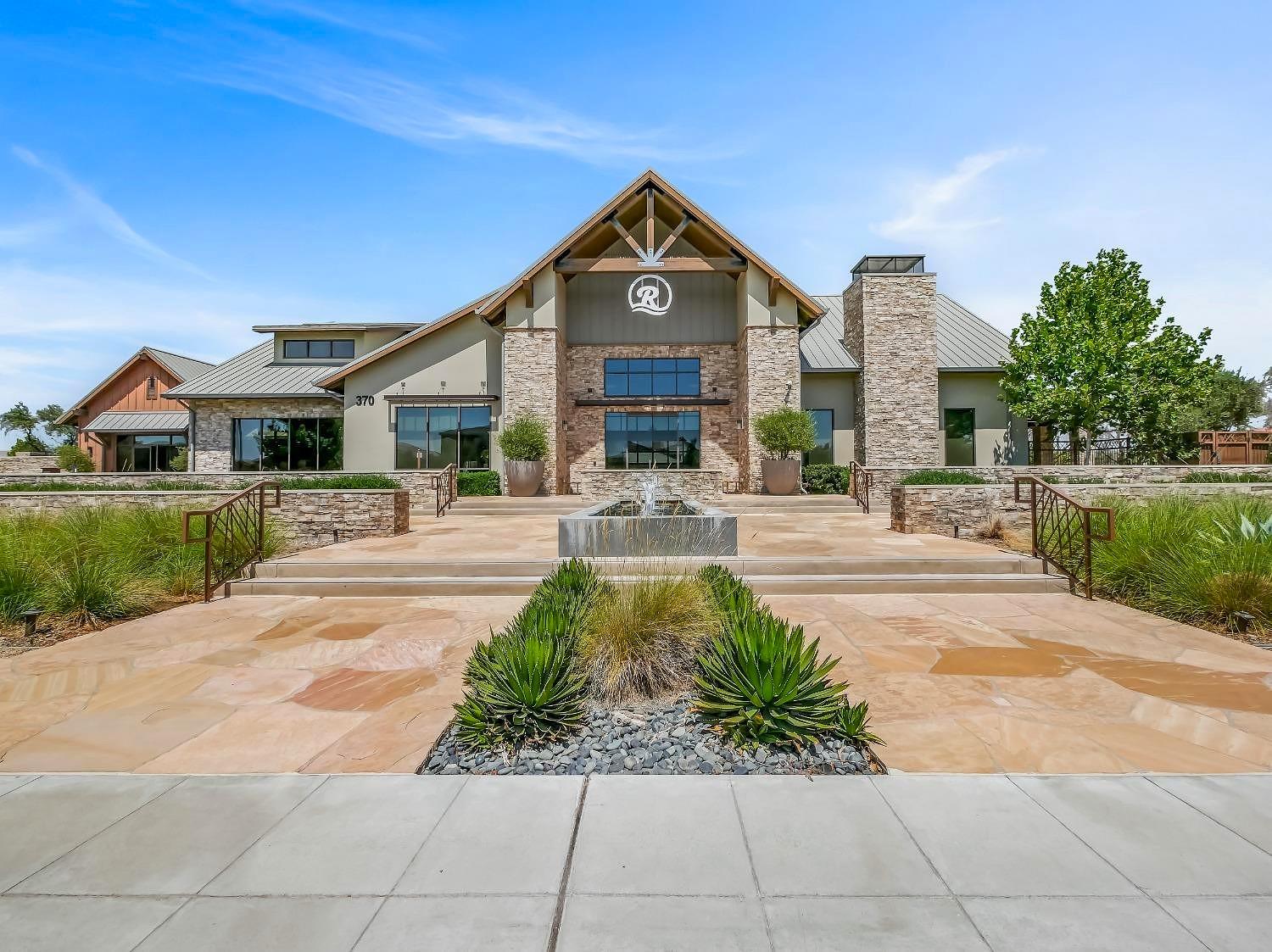 616 Expedition Way, Madera, CA 93636