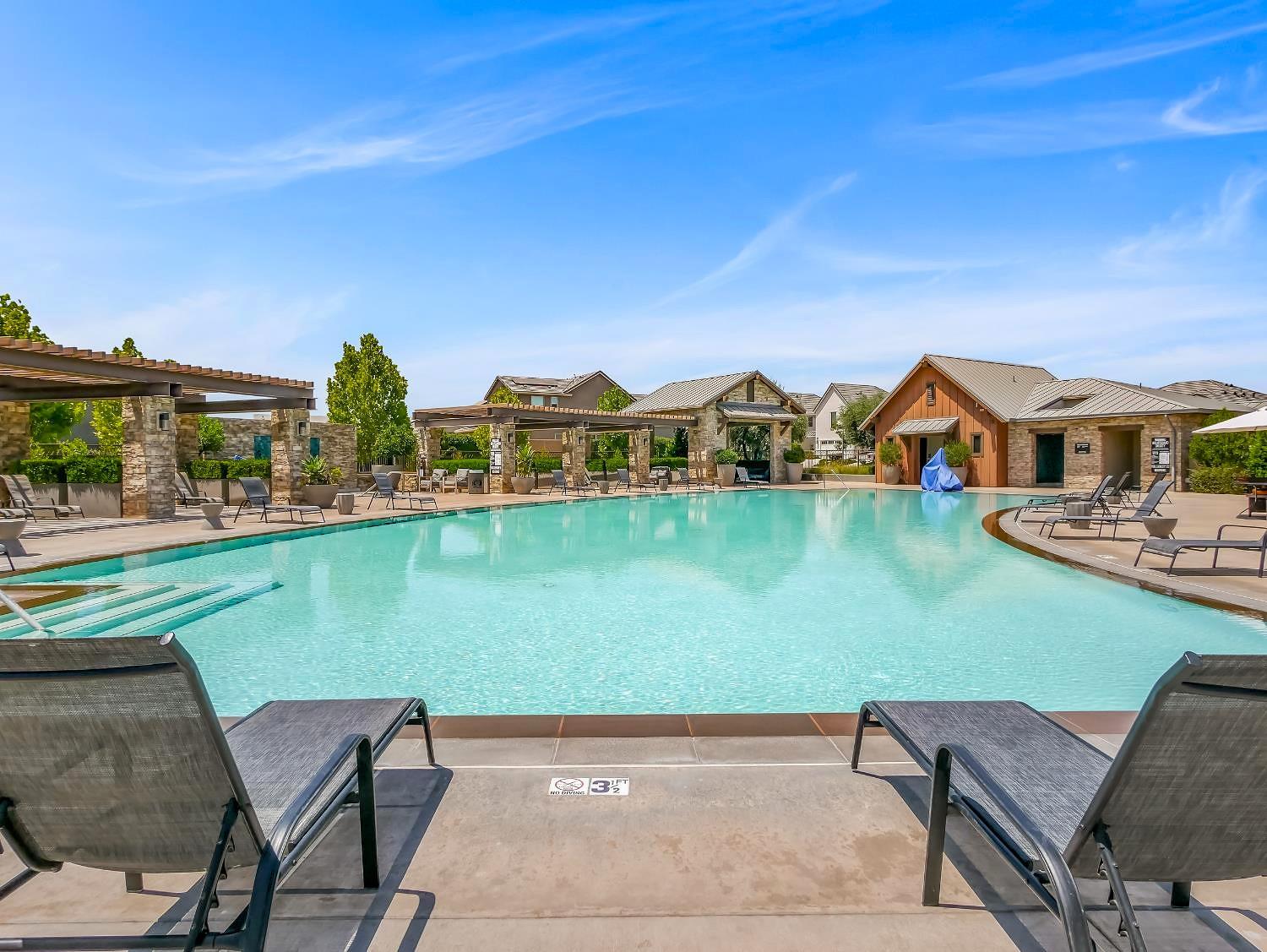 616 Expedition Way, Madera, CA 93636