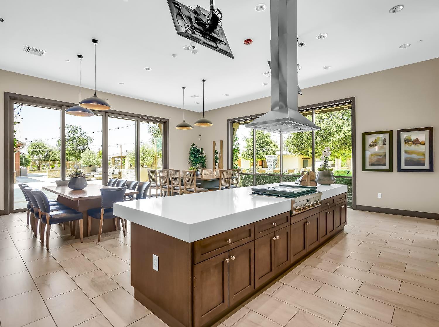 616 Expedition Way, Madera, CA 93636